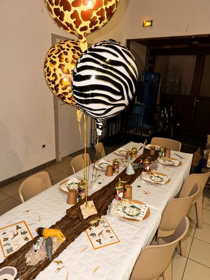 Ballons et table d'anniversaire thème safari — L'Atelier des Fêtes, décoratrice près de Verdun