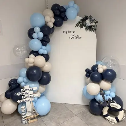 Backdrop du baptême de Jules — voir sur Instagram